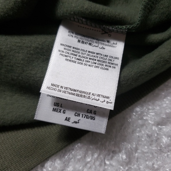 SALE!! JUICY COUTURE PULLOVER - Picture 7 of 8